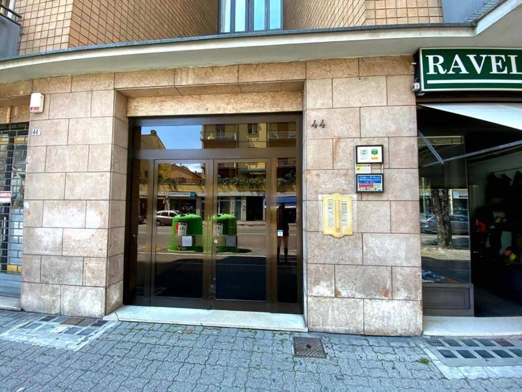 Europe Station Rooms Parma Buitenkant foto