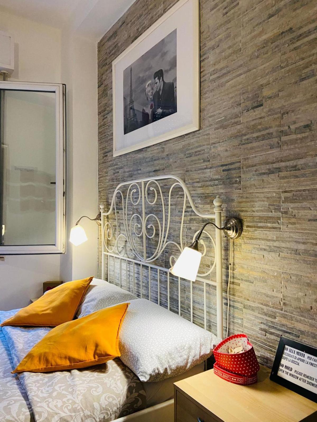 Europe Station Rooms Parma Buitenkant foto